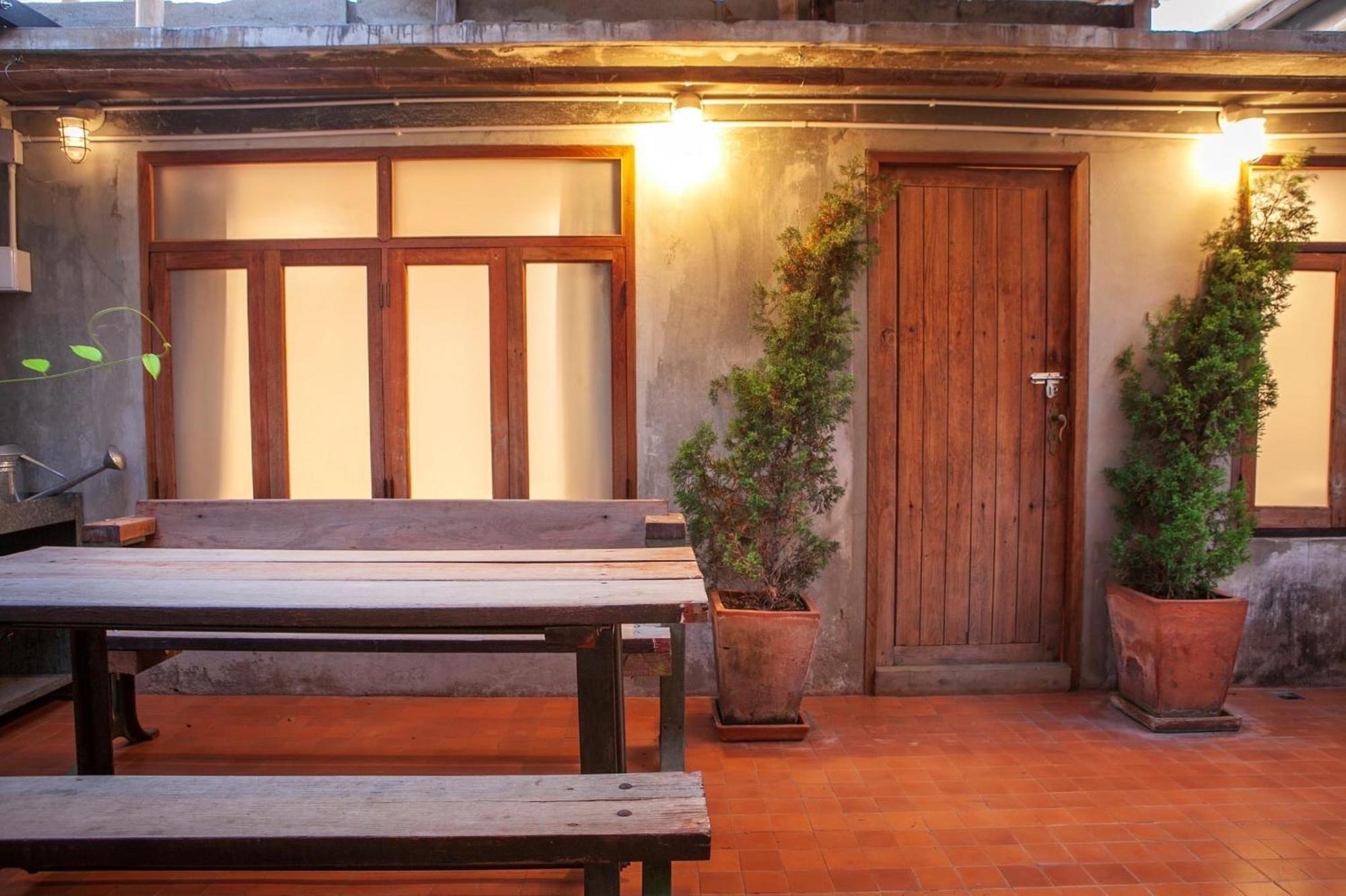 Mana Craft Stay Bangkok Exterior photo